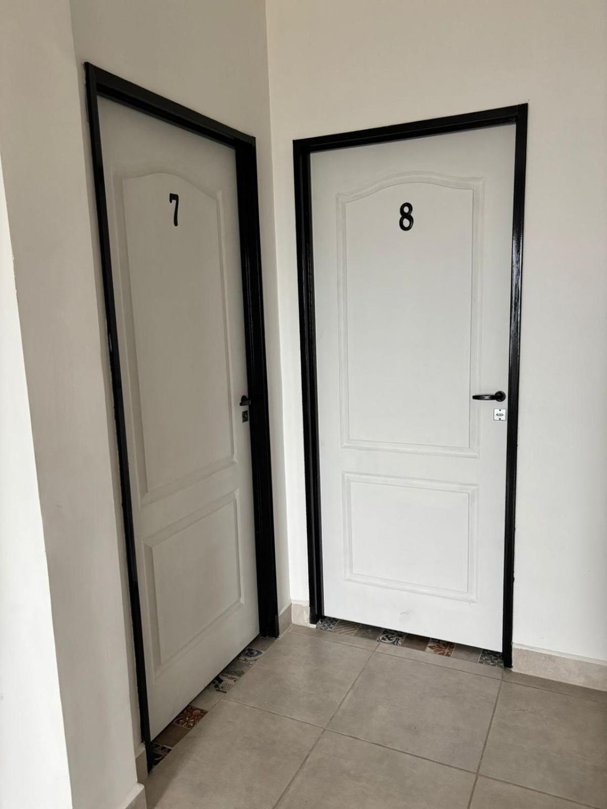 Guest House سالتا المظهر الخارجي الصورة