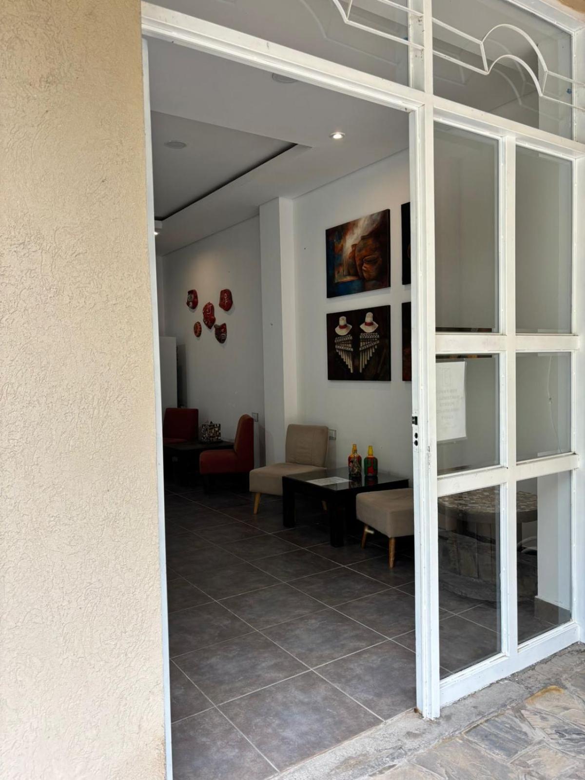 Guest House سالتا المظهر الخارجي الصورة